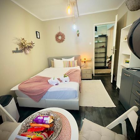 Private Place To Stay Self Check In-Nonstop- Netflix-Wifi Resita Eksteriør billede