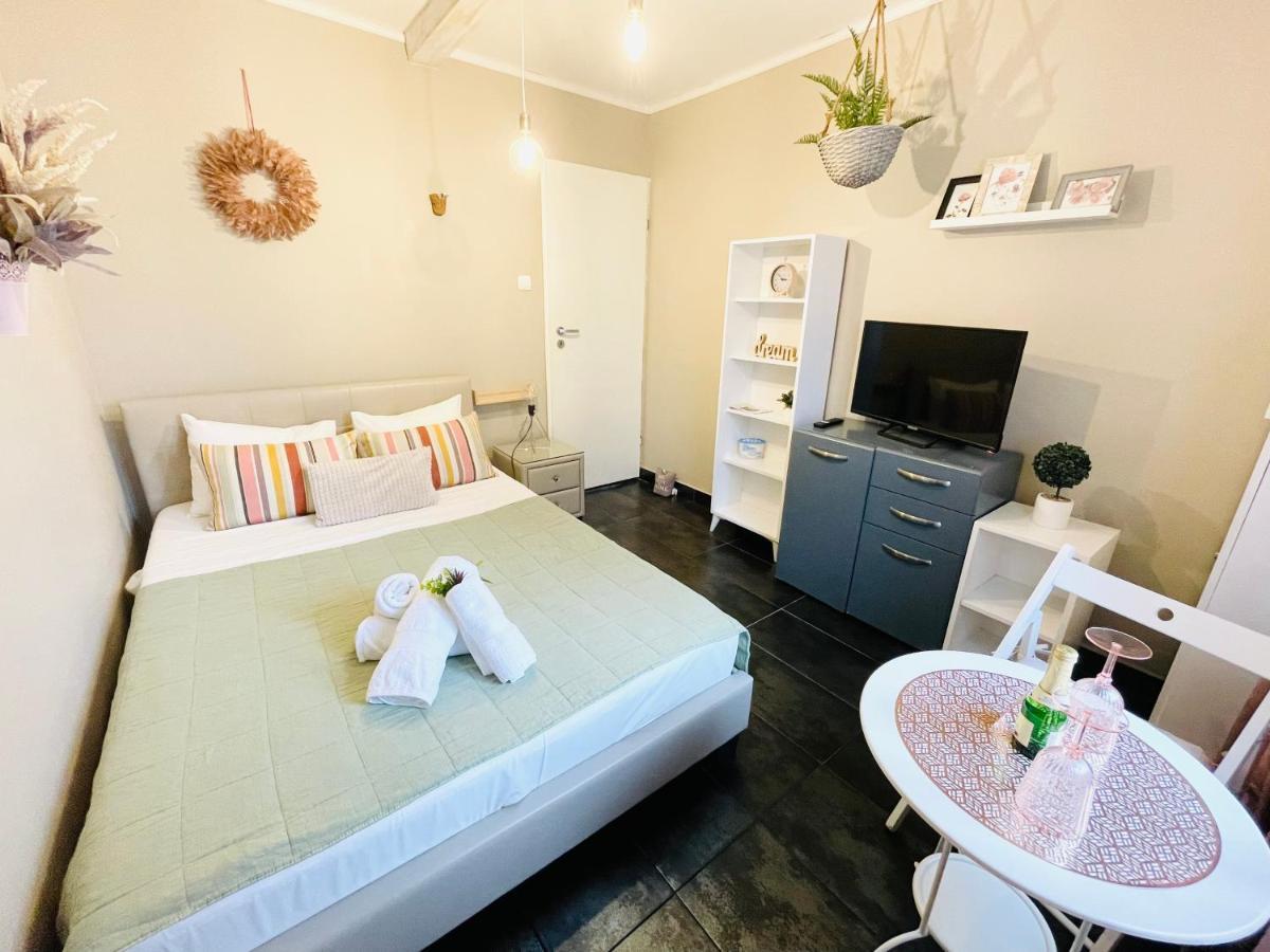 Private Place To Stay Self Check In-Nonstop- Netflix-Wifi Resita Eksteriør billede