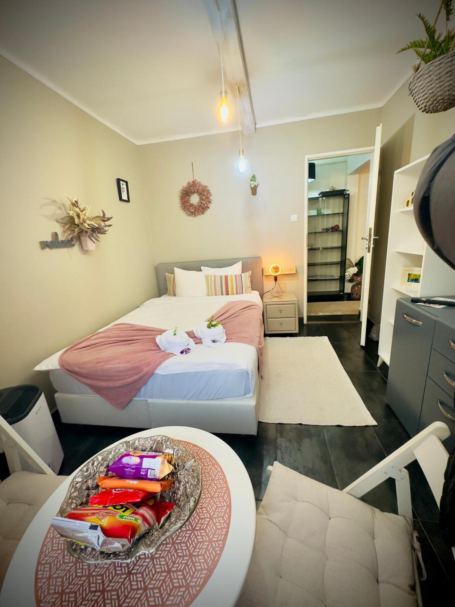 Private Place To Stay Self Check In-Nonstop- Netflix-Wifi Resita Eksteriør billede